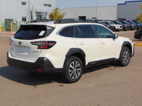 Used 2024 Subaru Outback Premium AWD/4WD image 4