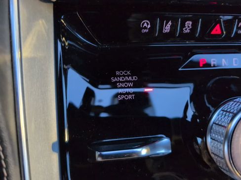 Used 2023 Jeep Wagoneer Series II image 22