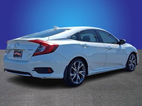 Used 2019 Honda Civic Touring image 4