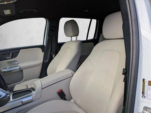 Used 2025 Mercedes-Benz GLB 250 image 15