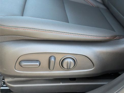 New 2026 Chevrolet Trax RS w/ Sunroof Package FWD image 34