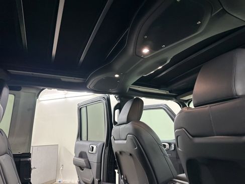 New 2026 Jeep Wrangler Unlimited Sahara AWD/4WD image 19