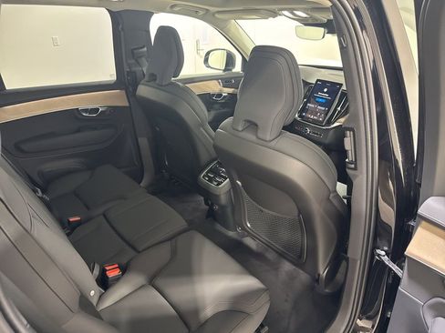 New 2026 Volvo XC90 B6 Plus w/ Protection Package Premier image 24
