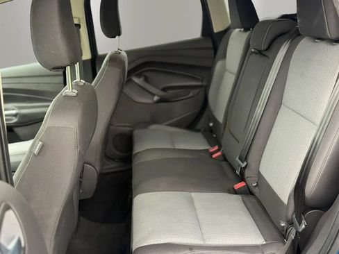 Used 2019 Ford Escape SE FWD image 11