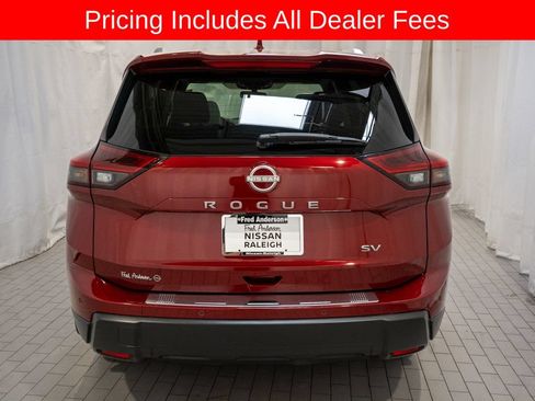 Certified 2024 Nissan Rogue SV w/ SV Premium Package FWD image 4
