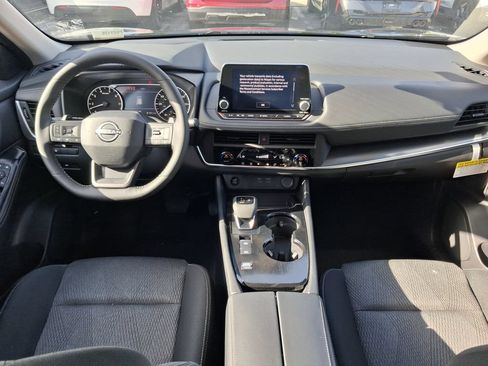 Used 2026 Nissan Rogue SV FWD image 9