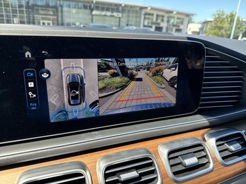 Certified 2025 Mercedes-Benz GLE 450e 4MATIC w/ Winter Package image 21