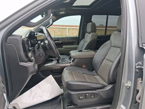 Used 2023 Chevrolet Silverado 1500 ZR2 w/ Technology Package AWD/4WD image 14