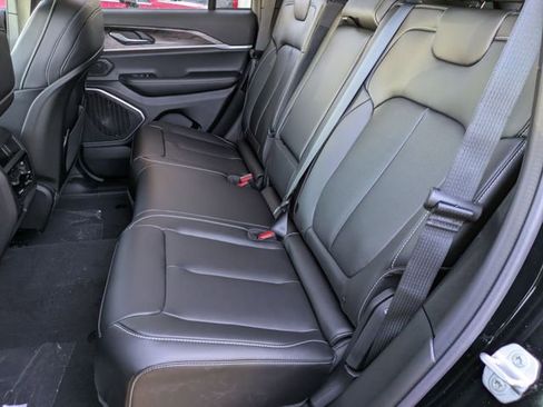 New 2026 Jeep Grand Cherokee Limited AWD/4WD image 23