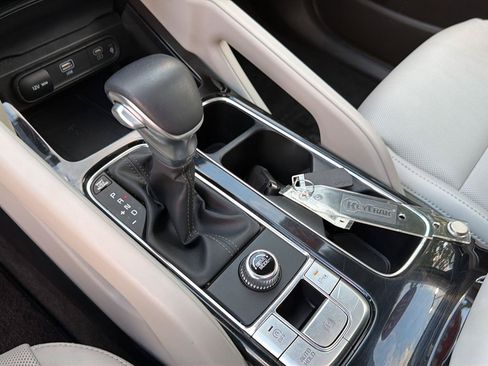 Used 2025 Kia Telluride S FWD image 28