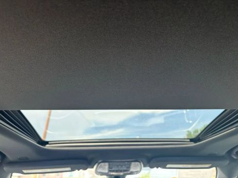 Used 2017 Jeep Grand Cherokee Overland AWD/4WD image 20