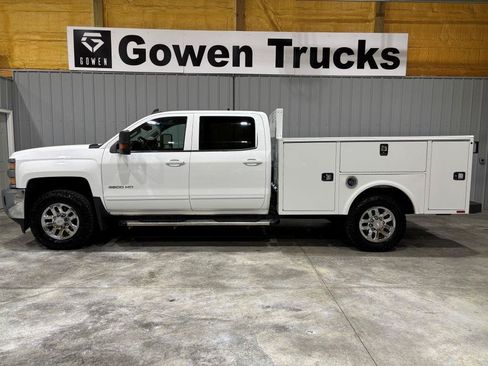 Used 2016 Chevrolet Silverado 3500 LT AWD/4WD image 2
