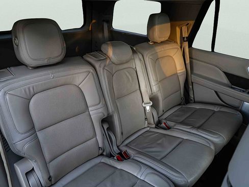 Used 2020 Lincoln Navigator Reserve w/ Luxury Package AWD/4WD image 23