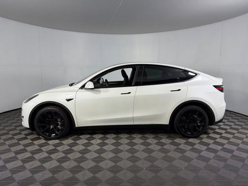 Used 2024 Tesla Model Y Long Range image 7