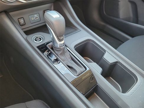 Used 2025 Nissan Sentra S image 30