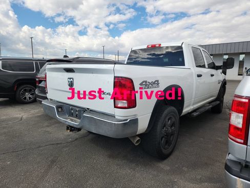 Used 2018 RAM 2500 Tradesman w/ Chrome Appearance Group AWD/4WD image 4