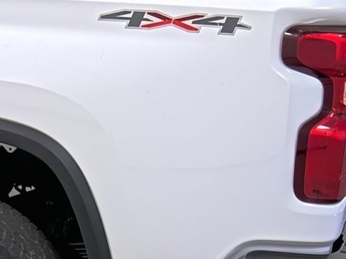 Used 2021 Chevrolet Silverado 2500 LT w/ Snow Plow Prep/Camper Package image 10