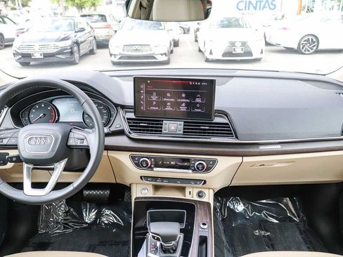 Used 2023 Audi Q5 2.0T Premium w/ Convenience Package AWD/4WD image 13
