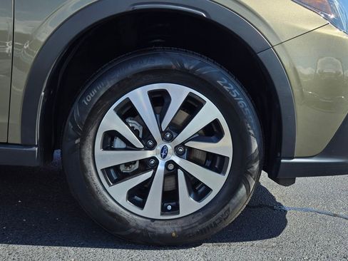 Used 2022 Subaru Outback Premium image 18