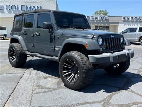 Used 2018 Jeep Wrangler Unlimited Sport S image 2