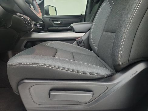 New 2026 RAM 1500 Express AWD/4WD image 19
