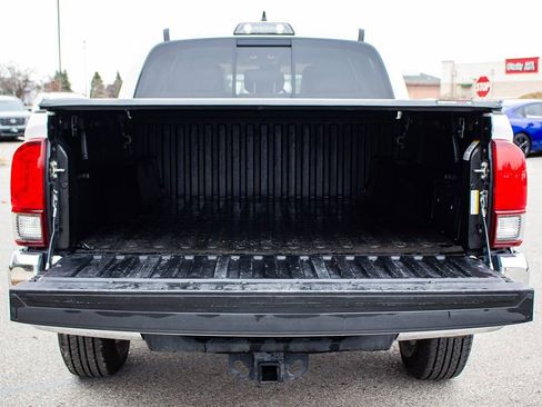 Used 2019 Toyota Tacoma SR5 image 17