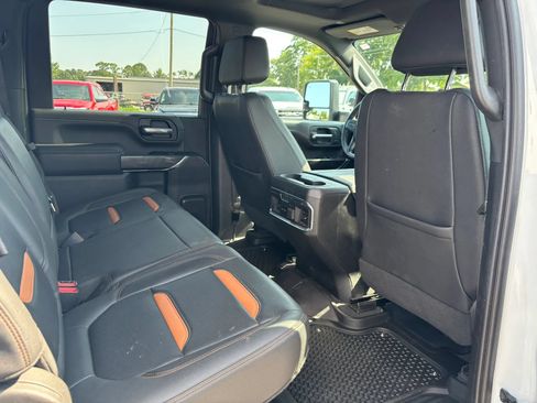 Used 2023 GMC Sierra 2500 AT4 w/ AT4 Premium Plus Package AWD/4WD image 18