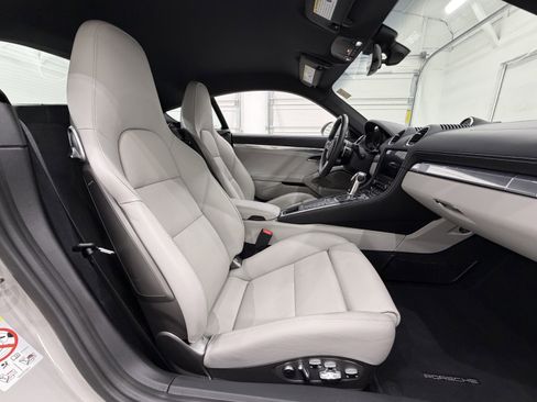 Certified 2025 Porsche 718 Cayman S RWD image 20