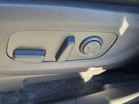 Certified 2025 Kia Carnival LXS image 23