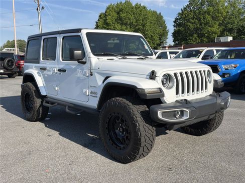 Used 2019 Jeep Wrangler Unlimited Sahara AWD/4WD image 4