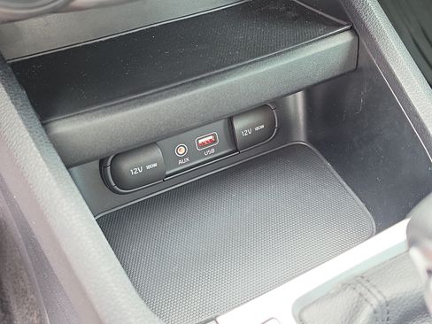 Used 2019 Kia Forte LXS FWD image 25