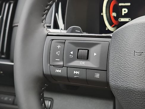 New 2026 Nissan Pathfinder SL image 15