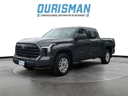 Used 2022 Toyota Tundra SR5 AWD/4WD image 2
