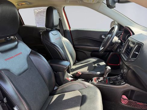 Used 2019 Jeep Compass Trailhawk AWD/4WD image 18