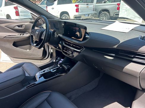 Used 2024 Buick Envista Avenir FWD image 27