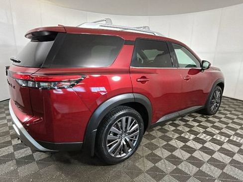 Used 2022 Nissan Pathfinder SL w/ SL Premium Package AWD/4WD image 2
