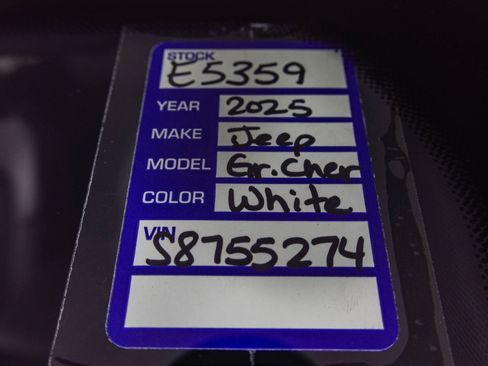 New 2025 Jeep Grand Cherokee L Altitude image 37