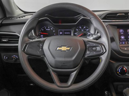 Used 2022 Chevrolet TrailBlazer LS FWD image 25