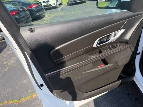 Used 2015 GMC Terrain SLE FWD image 14