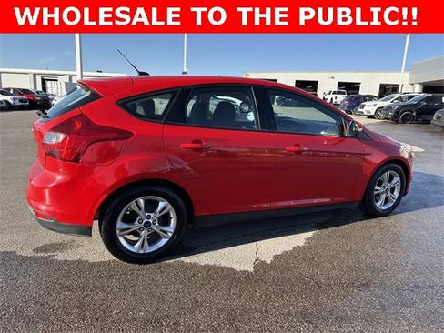 Used 2014 Ford Focus SE image 2