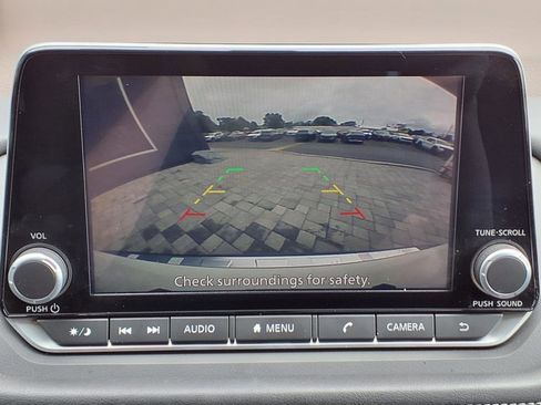 Used 2023 Nissan Rogue SV image 30