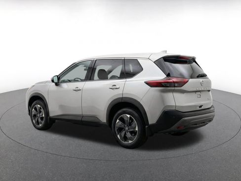 Used 2025 Nissan Rogue SV AWD/4WD image 6