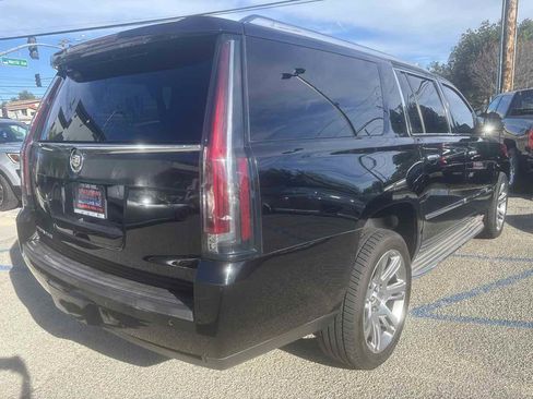 Used 2015 Cadillac Escalade ESV Premium image 4
