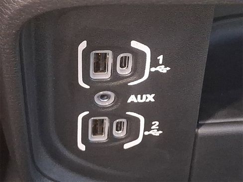 Used 2024 RAM 2500 Tradesman w/ Chrome Appearance Group image 26