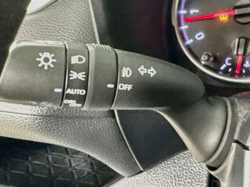 Used 2020 Toyota RAV4 XLE w/ Convenience Package FWD image 13