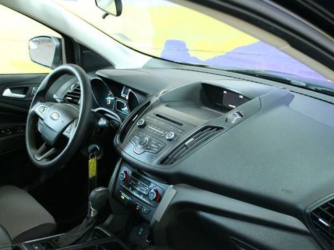 Used 2017 Ford Escape SE image 11