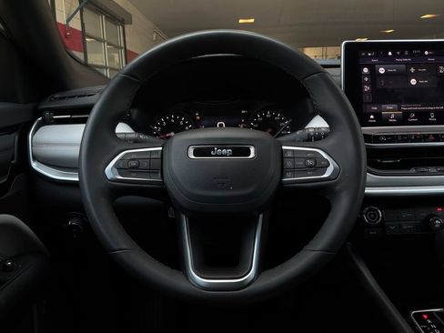 Used 2025 Jeep Compass Limited AWD/4WD image 35