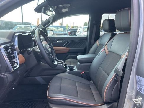 Used 2024 GMC Canyon AT4 w/ Technology Package image 15