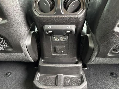 Used 2019 Jeep Wrangler Unlimited Rubicon w/ Dual Top Group image 24