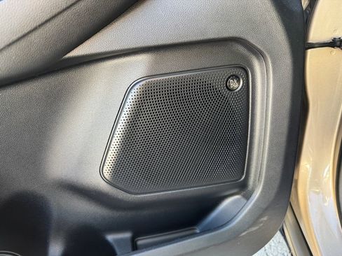 Used 2020 Ford Escape Titanium w/ Titanium Premium Package 2.0 image 16